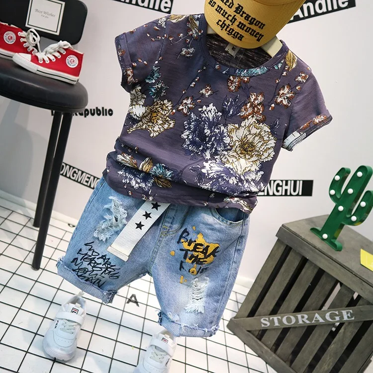 New arrival summer casual Boys 2 Pieces Clothing Set short sleeves flower printed t shirt + ripped jeans clothing set for kids, Picture shows
New arrival summer casual Boys 2 Pieces Clothing Set short sleeves flower printed t shirt + ripped jeans clothing set for kids, Picture shows