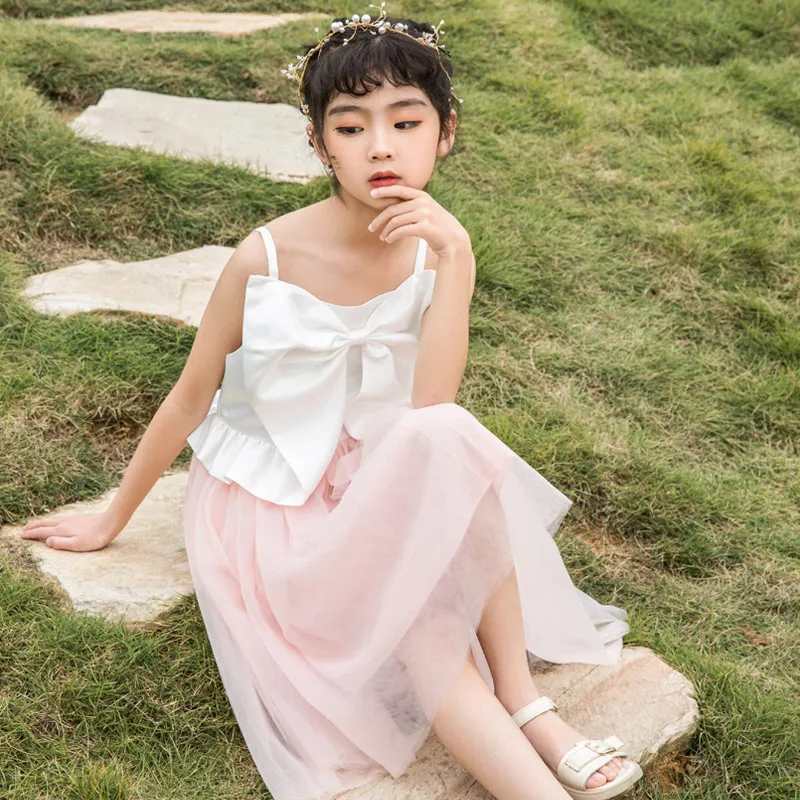 2022 spring and summer girls suspender skirt evening dress Korean little girl new sleeveless skirt 3-8 years old party bow dress
2022 spring and summer girls suspender skirt evening dress Korean little girl new sleeveless skirt 3-8 years old party bow dress