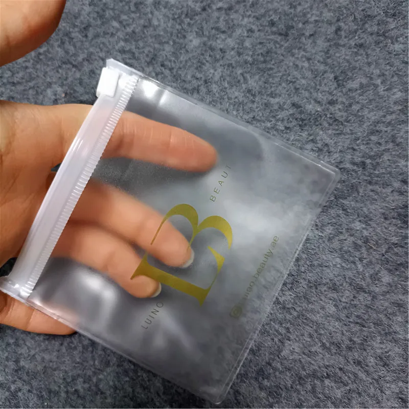 Customized multiple sizes high end mobile accessories hanging hole pvc clear ziplock plastic packaging bag for pouch
Customized multiple sizes high end mobile accessories hanging hole pvc clear ziplock plastic packaging bag for pouch