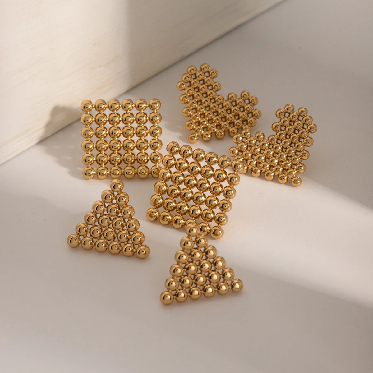 J&D High Quality Fashion Jewelry Earrings Stainless Steel Hypoallergenic Bead Triangle Heart Stud Earring
J&D High Quality Fashion Jewelry Earrings Stainless Steel Hypoallergenic Bead Triangle Heart Stud Earring