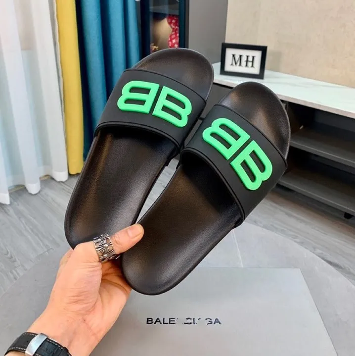 New Arrival Wholesale Brand House Slippers Indoor Outdoor Beach Designer Brand Shoes Men's Slippers Luxury Slides Men
New Arrival Wholesale Brand House Slippers Indoor Outdoor Beach Designer Brand Shoes Men's Slippers Luxury Slides Men