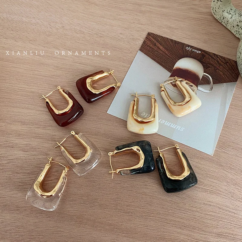 2021 New Fashion Temperament U-shaped Earrings Retro Style Personality Design Earrings
2021 New Fashion Temperament U-shaped Earrings Retro Style Personality Design Earrings