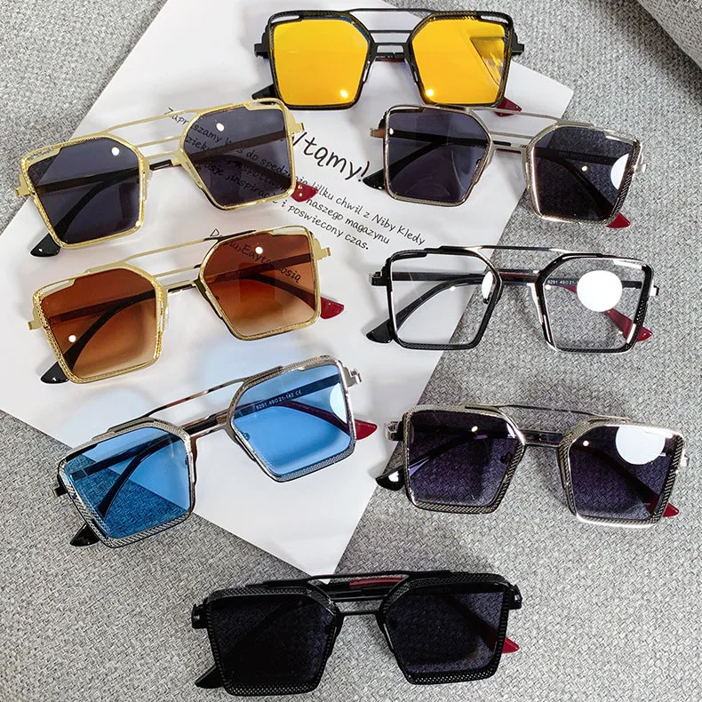 2022 Retro Steampunk Small Square Frame Sunglasses Mens Metal Sunglasses UV400 Women Punk Sun glasses Shades
2022 Retro Steampunk Small Square Frame Sunglasses Mens Metal Sunglasses UV400 Women Punk Sun glasses Shades