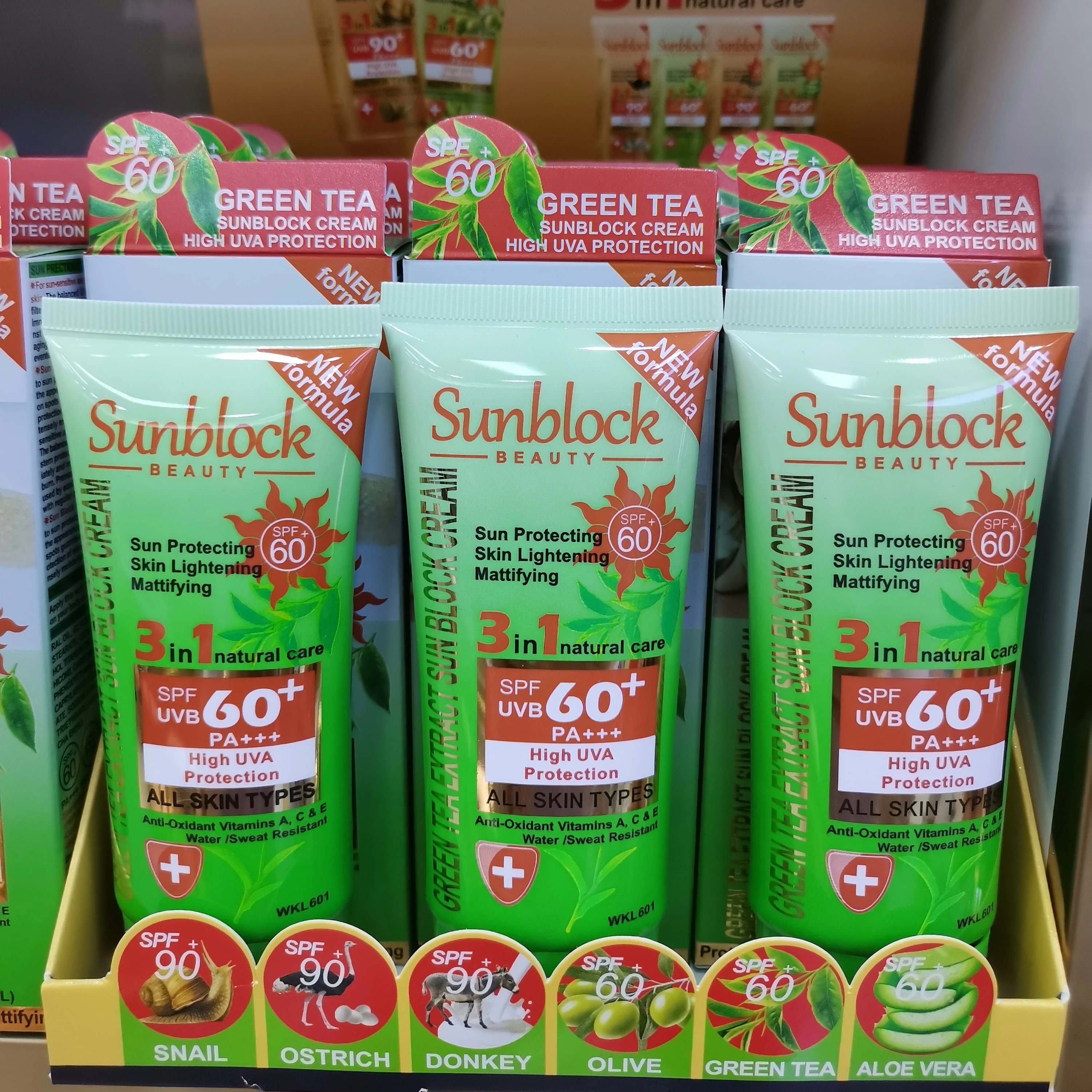 Wokali GREEN TEA Sunblock Cream SPF60 HIGH UVA Protection of Sun protecting, Skin lightening & Smoothing Function
Wokali GREEN TEA Sunblock Cream SPF60 HIGH UVA Protection of Sun protecting, Skin lightening & Smoothing Function