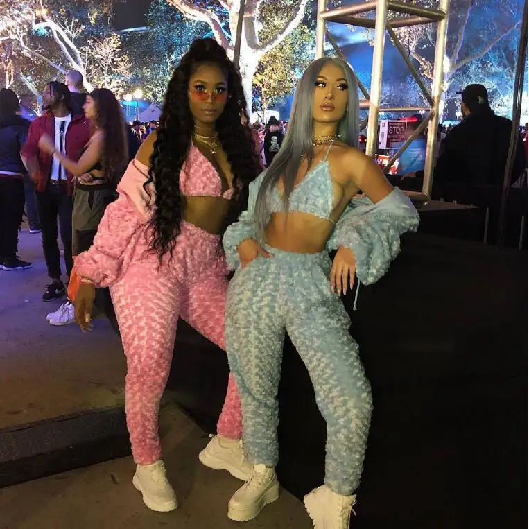 Custom Women Clothing Winter Coats Jackets With Bra Ladies Women Velvets Coats 2 Two Piece Set Clothing
Custom Women Clothing Winter Coats Jackets With Bra Ladies Women Velvets Coats 2 Two Piece Set Clothing