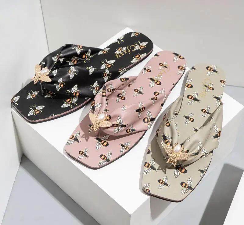 Fashion women's slippers casual printed flat-bottomed flip flops, Black,green,pink or customized
Fashion women's slippers casual printed flat-bottomed flip flops, Black,green,pink or customized