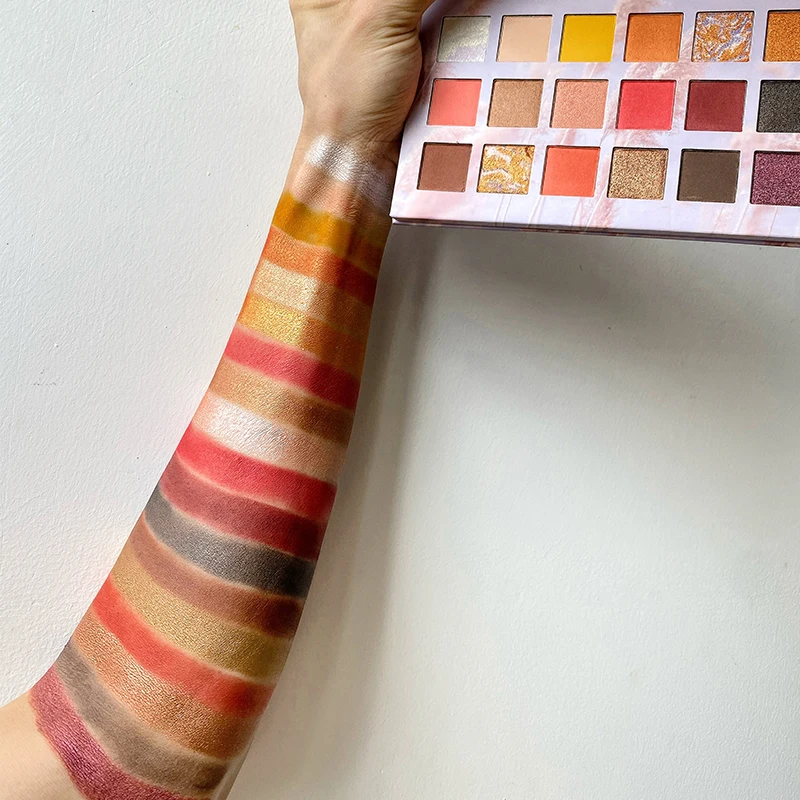 Wholesale Makeup 18 colors matte eye shadow private label high pigment shimmer eyeshadow palette 
Wholesale Makeup 18 colors matte eye shadow private label high pigment shimmer eyeshadow palette