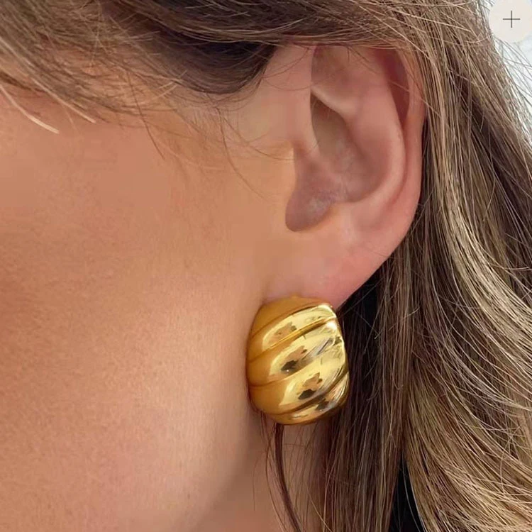 New Trend 18K Gold Plated Titanium Steel Entwined Hoop Earrings C Shape Hoop Croissant Earring, Picture
New Trend 18K Gold Plated Titanium Steel Entwined Hoop Earrings C Shape Hoop Croissant Earring, Picture