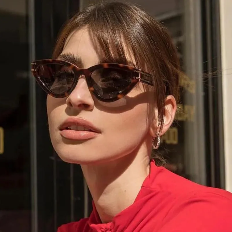 UNOC 2023 New Trend Elegant Futuristic Sunglasses Cat Eye Retro Small Frame Sun Glasses for Women and Men
UNOC 2023 New Trend Elegant Futuristic Sunglasses Cat Eye Retro Small Frame Sun Glasses for Women and Men