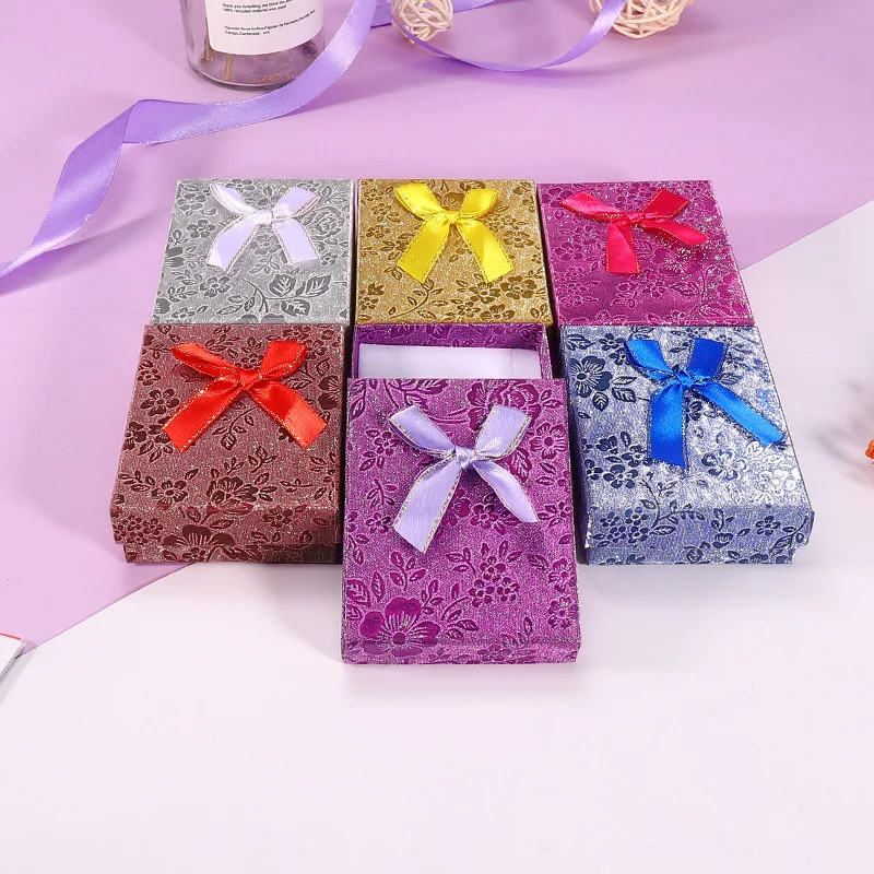 Factory direct 7*9*3 sales can be customized sequin dotsethnic wind and earth cover bow carton gift box, As shown or customized
Factory direct 7*9*3 sales can be customized sequin dotsethnic wind and earth cover bow carton gift box, As shown or customized