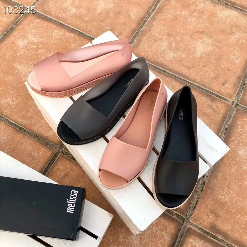 Summer Sandals Beautiful Jelly Shoes Ladies Casual Flat Comfortable Transparent Sandals Beach Shoes, Picture
Summer Sandals Beautiful Jelly Shoes Ladies Casual Flat Comfortable Transparent Sandals Beach Shoes, Picture