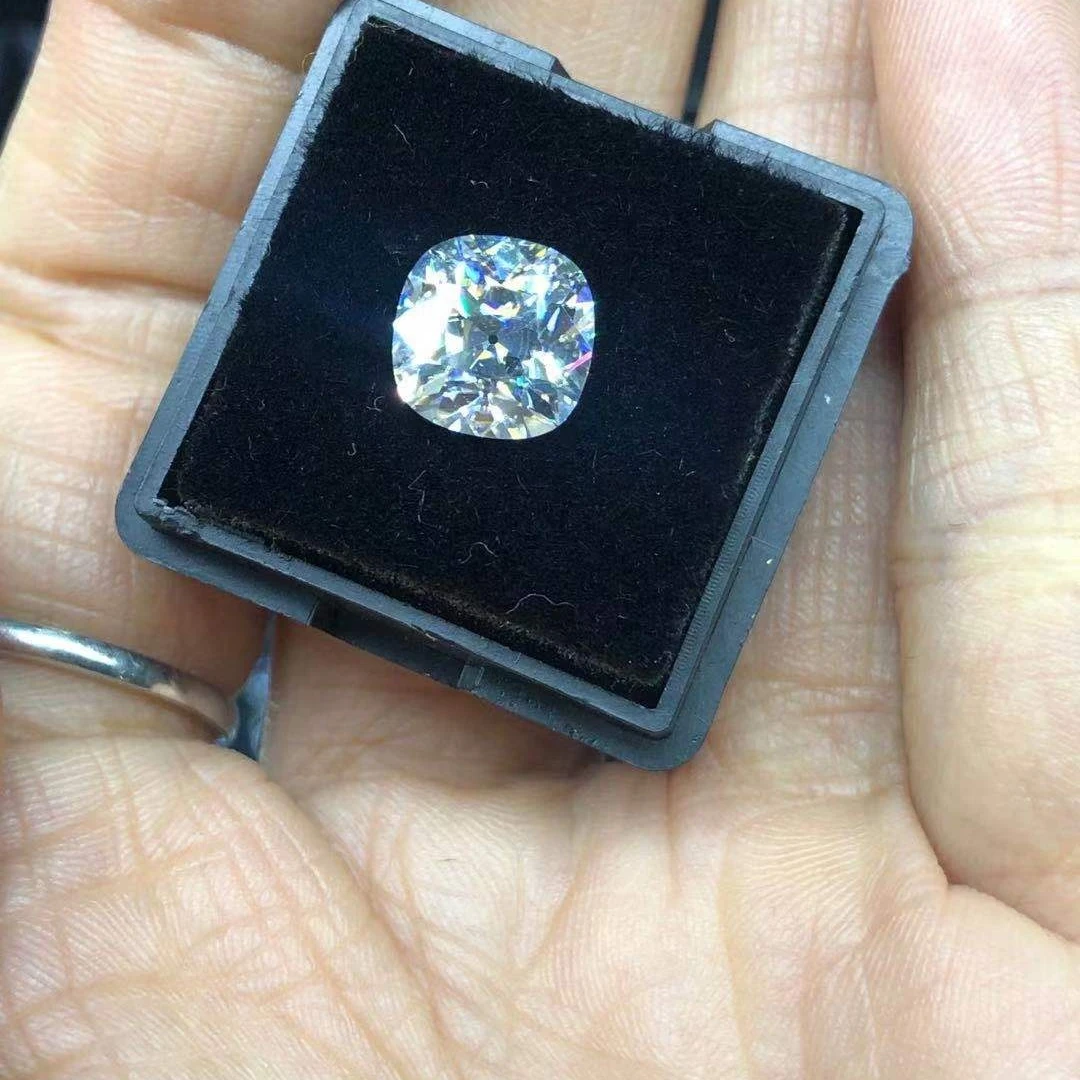 5.5x5.5mm OEC Hot Sale D VVS1 Jewelry Special Old Mine Cut Colors VVS Loose Moissanite Stone Supplier Factory Supply
5.5x5.5mm OEC Hot Sale D VVS1 Jewelry Special Old Mine Cut Colors VVS Loose Moissanite Stone Supplier Factory Supply
