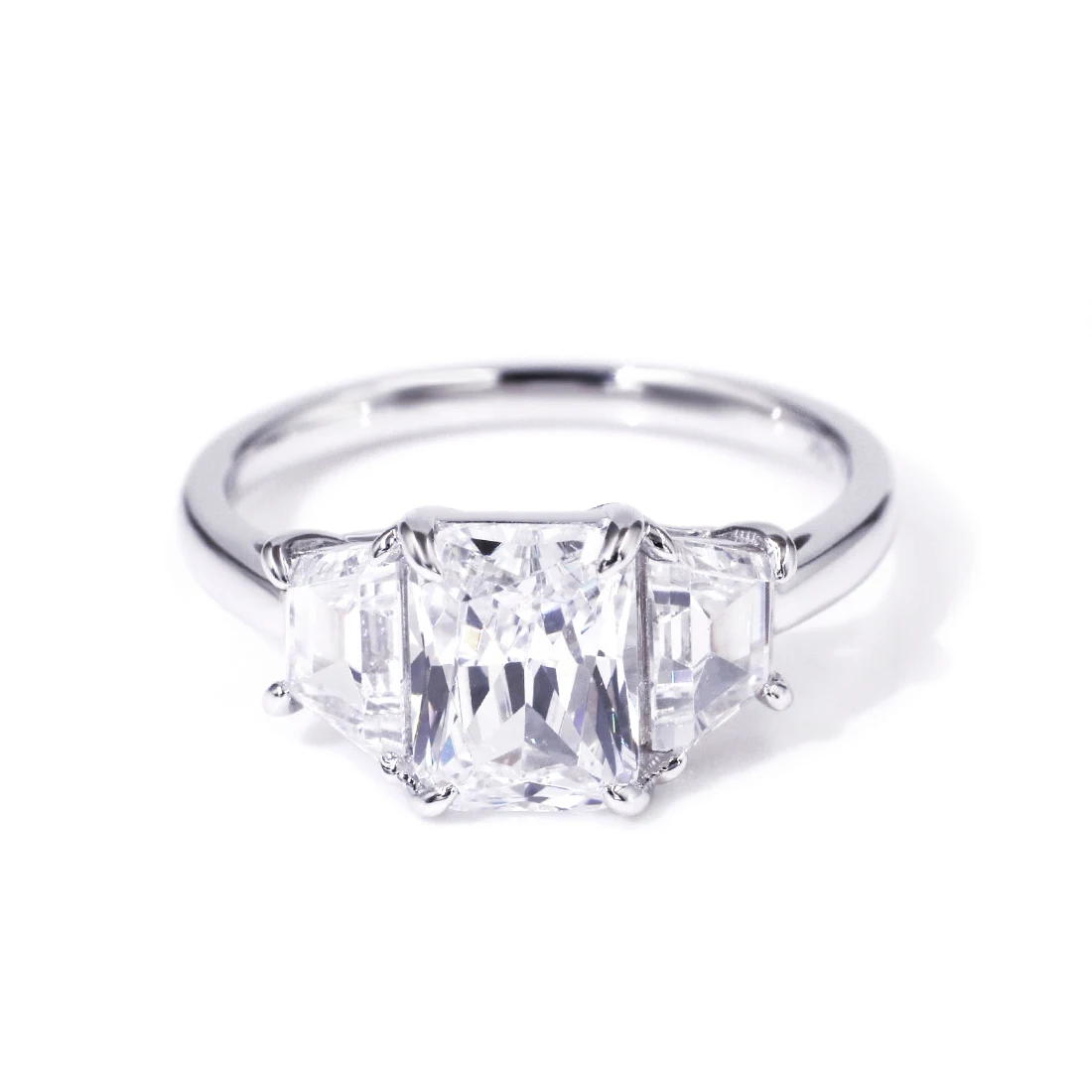 Tianyu gems 6*8mm white cz radiant cut solid gold 14k white gold jewelry ring for women daily wear
Tianyu gems 6*8mm white cz radiant cut solid gold 14k white gold jewelry ring for women daily wear