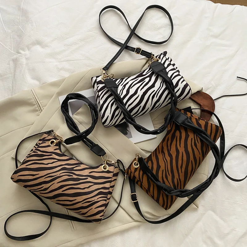 2021 Designer Tiger Stripes Armpit Purses Velvet Women Hand Bags Sling Shoulder Bags Crossbody Purse, As picture
2021 Designer Tiger Stripes Armpit Purses Velvet Women Hand Bags Sling Shoulder Bags Crossbody Purse, As picture