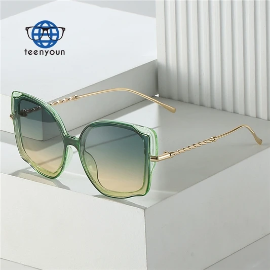 Teenyoun Brand Designer Vintage Fashion Retro Small Frame Cat Eye Square Butterfly Metal Hinge Colorful Sun Glasses
Teenyoun Brand Designer Vintage Fashion Retro Small Frame Cat Eye Square Butterfly Metal Hinge Colorful Sun Glasses