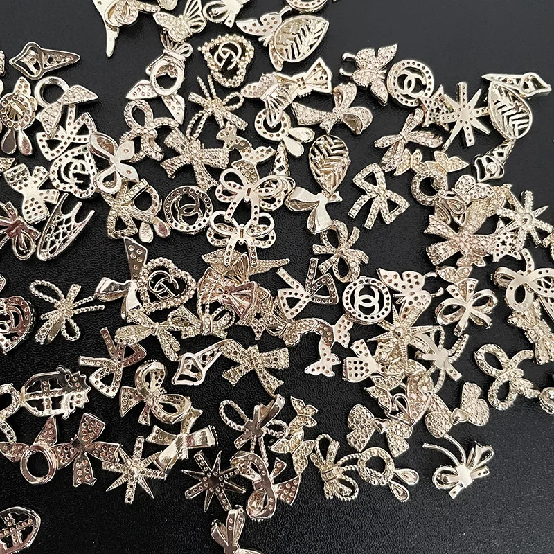 10Pcs/Bag New Metal Bowknot Thin Section Mixed Alloy Nail Jewelry Nail Art Metal Decoration Nails Stickers & Decals, As picture
10Pcs/Bag New Metal Bowknot Thin Section Mixed Alloy Nail Jewelry Nail Art Metal Decoration Nails Stickers & Decals, As picture