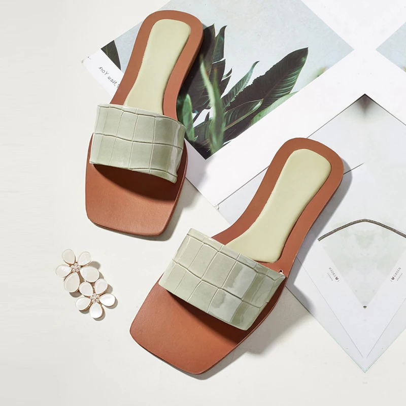 2022 New Summer Leisure Women Slippers Fashion Concise White Square Toe Flat Mules Slides Outdoor Beach Ladies Shoes
2022 New Summer Leisure Women Slippers Fashion Concise White Square Toe Flat Mules Slides Outdoor Beach Ladies Shoes