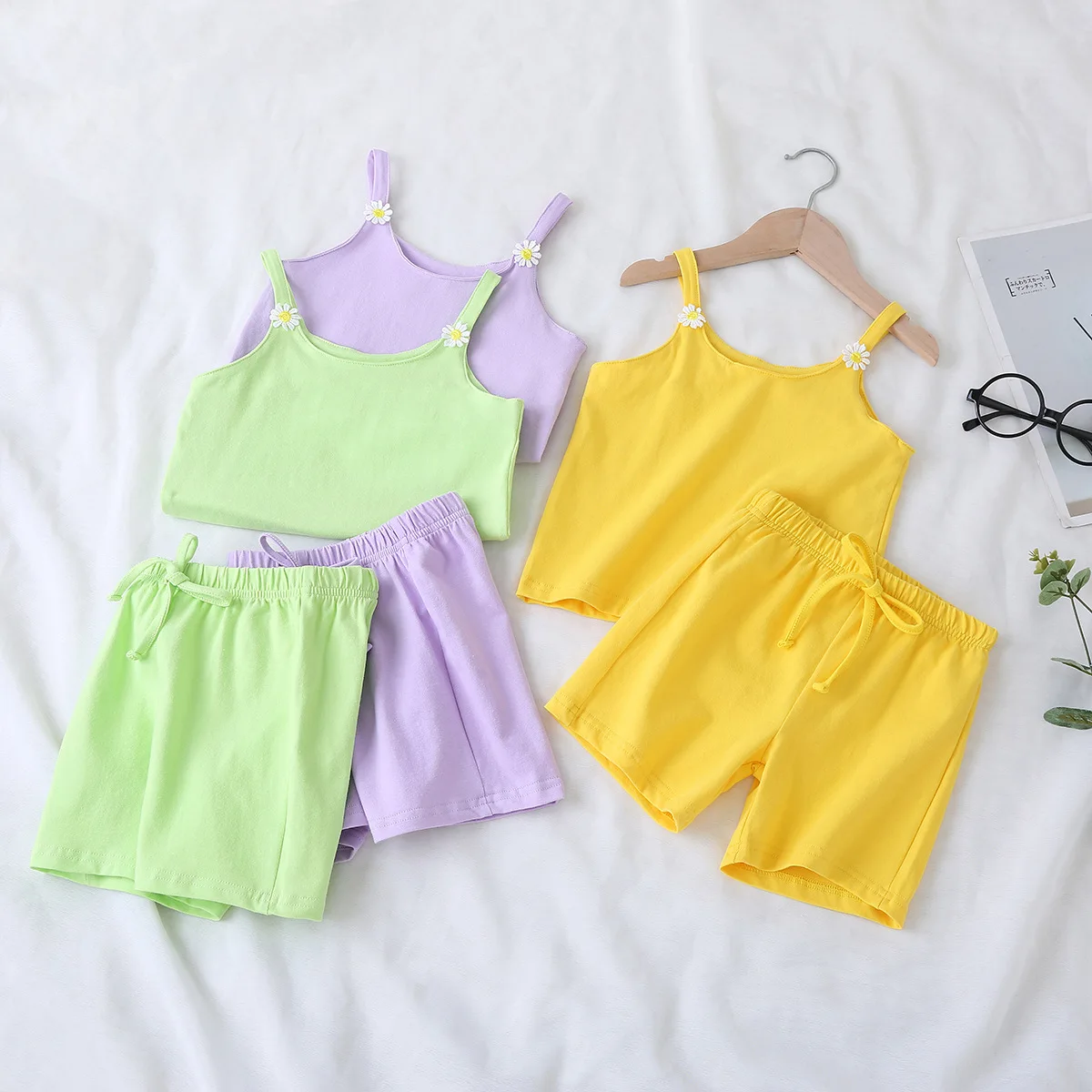 B53381A Hot selling kids clothing set little girls fashion pure color shorts set, Yellow/purple/green
B53381A Hot selling kids clothing set little girls fashion pure color shorts set, Yellow/purple/green