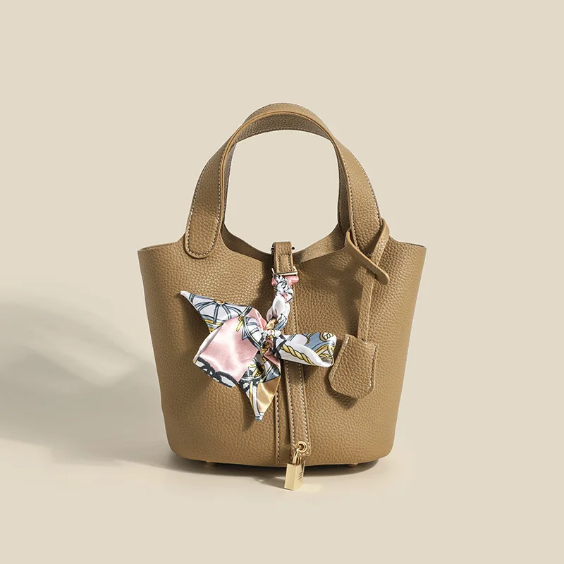Designer women hand bag luxury handbags purse 2022 handbags for women latest style guangzhou
Designer women hand bag luxury handbags purse 2022 handbags for women latest style guangzhou