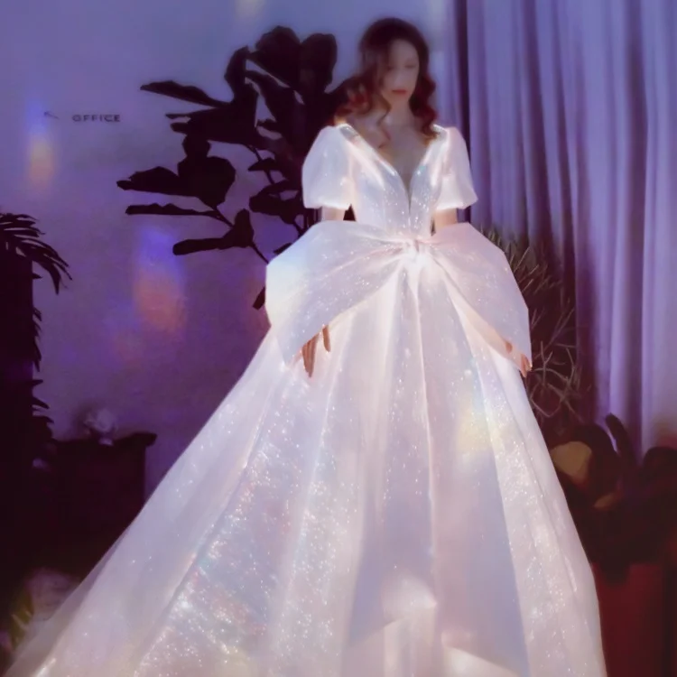Romantic White color led light up wedding dress with butterfly bow led light up luminous Bride's Dress
Romantic White color led light up wedding dress with butterfly bow led light up luminous Bride's Dress