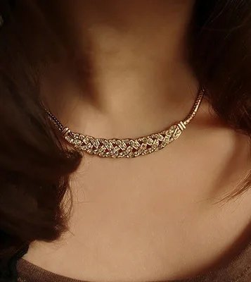 Vintage Gold Twist Chain Necklace For Women Charm Crystal Choker Statement Necklace Fashion Choker Accessories Gift(KNK5298), Same as the picture
Vintage Gold Twist Chain Necklace For Women Charm Crystal Choker Statement Necklace Fashion Choker Accessories Gift(KNK5298), Same as the picture