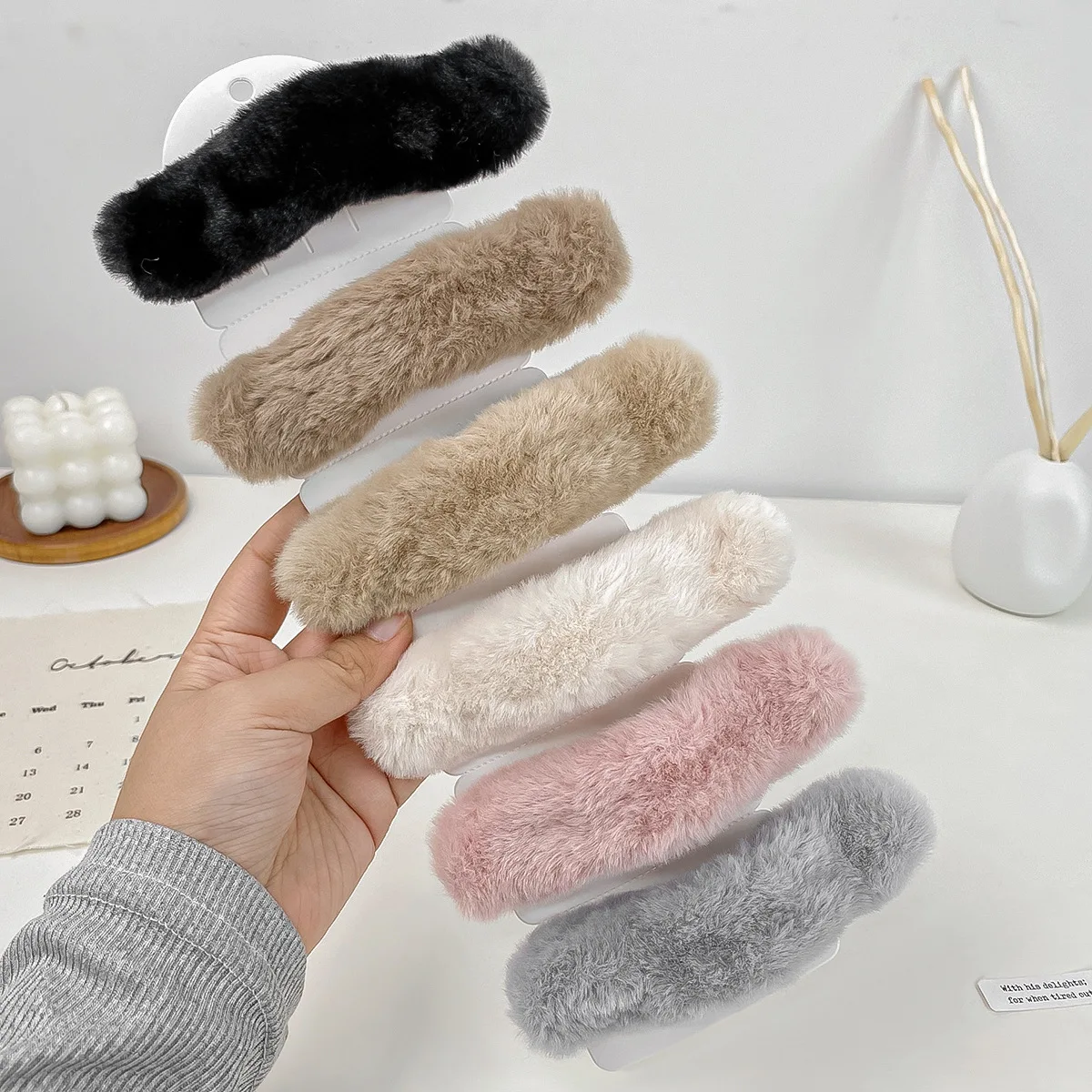 13 cm velvet large size fashion korean cute hair clips cute girls kids winter hair claw clips hair decoration
13 cm velvet large size fashion korean cute hair clips cute girls kids winter hair claw clips hair decoration