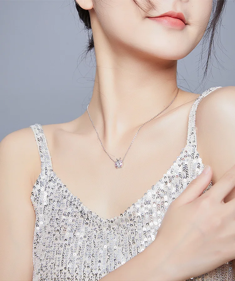 S925 Sterling Silver Clavicle Chain Zircon Cute Cartoon Magic Ladybug Pendant Necklace, As picture
S925 Sterling Silver Clavicle Chain Zircon Cute Cartoon Magic Ladybug Pendant Necklace, As picture