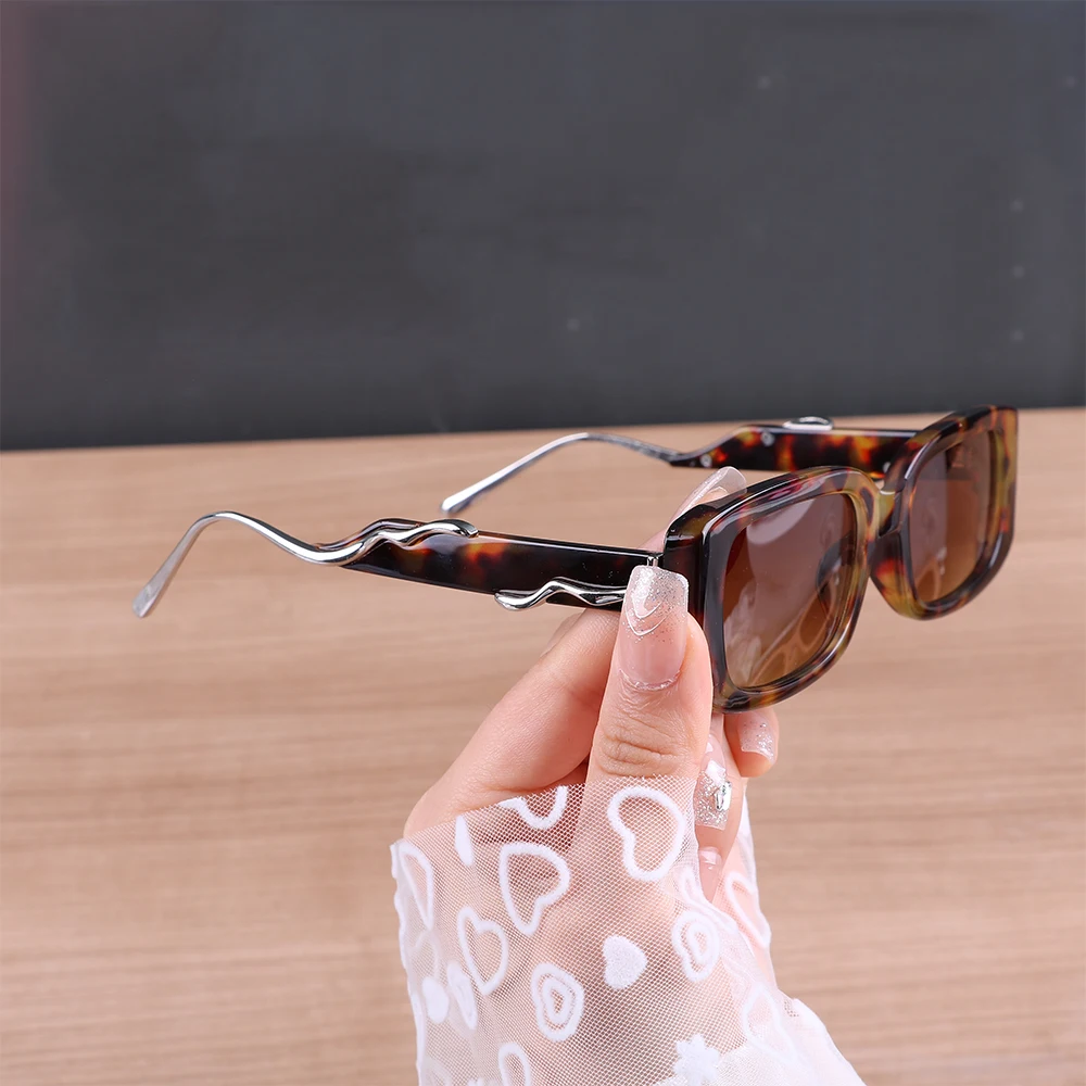 New Design Women Rectangle Square Vintage Shades Gafas De Sol Leopard 2023 luxury designer sunglasses 1156
New Design Women Rectangle Square Vintage Shades Gafas De Sol Leopard 2023 luxury designer sunglasses 1156