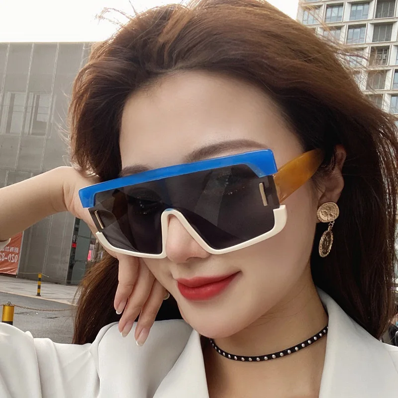 Contrast Color Personality One Piece Glasses 2020 New Ins European And American River Sunglasses For Women, Picture
Contrast Color Personality One Piece Glasses 2020 New Ins European And American River Sunglasses For Women, Picture
