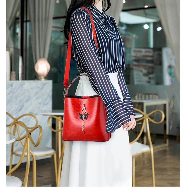 2020 Large capacity fashion designer bag ladies hand bags one shoulder handbags for women pu leather tote bags
2020 Large capacity fashion designer bag ladies hand bags one shoulder handbags for women pu leather tote bags