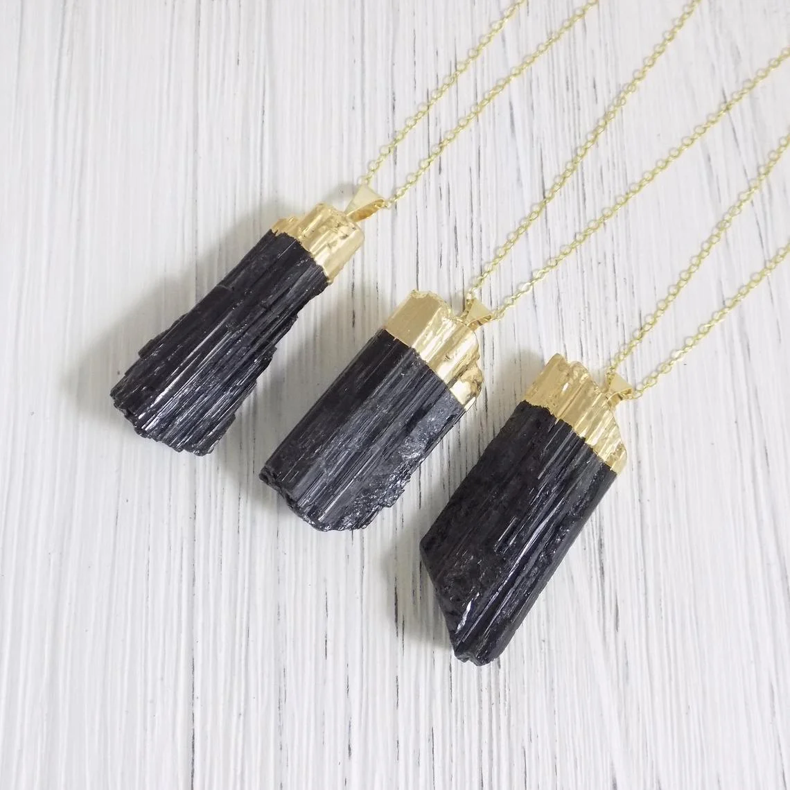 2022 new design natural druzy stone 925 sterling chain moon star healing crystal Black tourmaline pendant necklace for women
2022 new design natural druzy stone 925 sterling chain moon star healing crystal Black tourmaline pendant necklace for women