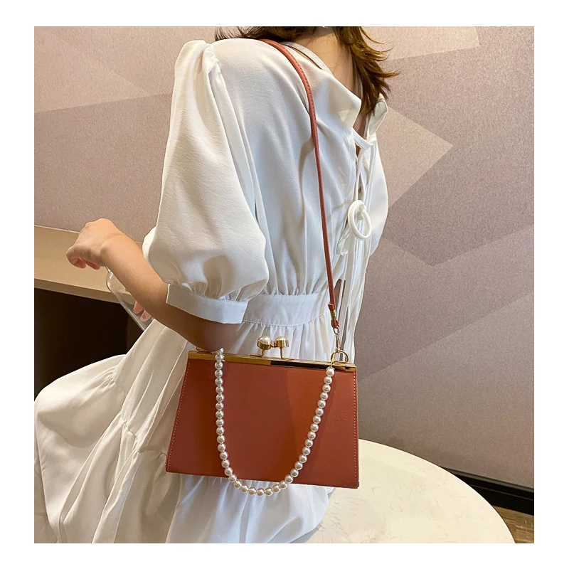 Customized Luxury Retro Fashion Purse Soild Color Designer Handbag Pearl Chain Shoulder Bag Pu Messenger Underarm Bags for Girls
Customized Luxury Retro Fashion Purse Soild Color Designer Handbag Pearl Chain Shoulder Bag Pu Messenger Underarm Bags for Girls