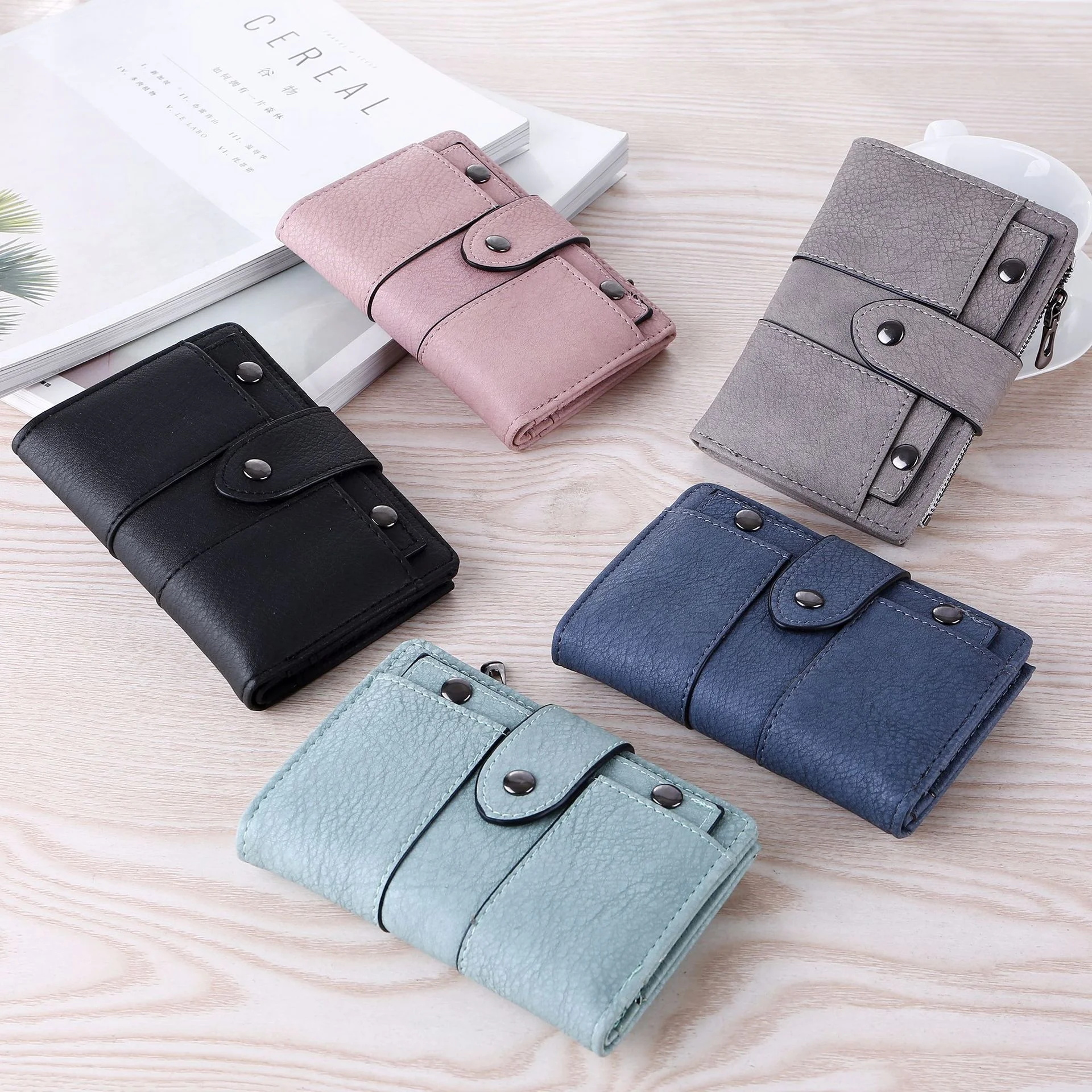 Hot sale Short retro frosting Riveted Purse card holder wallet small wallet women, Customized color
Hot sale Short retro frosting Riveted Purse card holder wallet small wallet women, Customized color