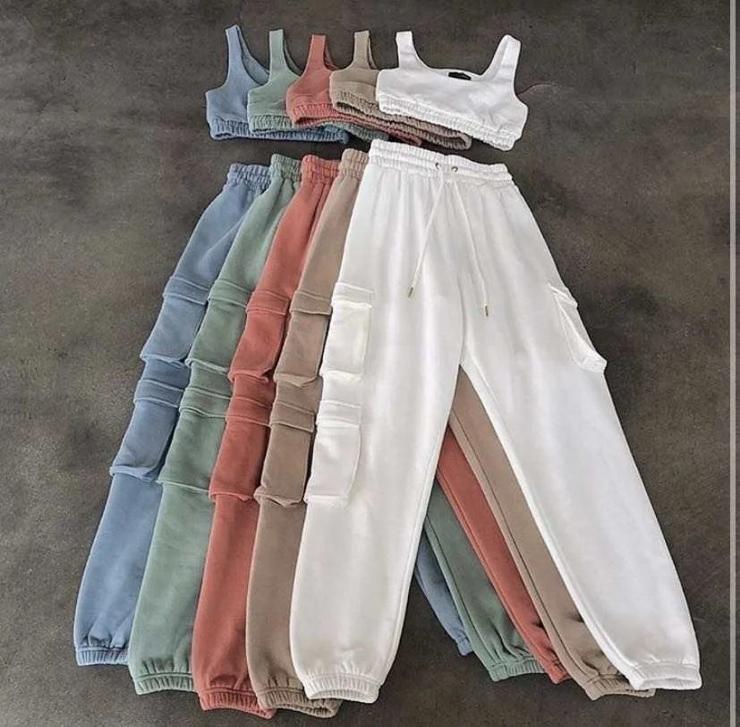 New arrival Fashion Women crop tank top with 3D pockets jogger legging pant 2 two piece women tracksuit set
New arrival Fashion Women crop tank top with 3D pockets jogger legging pant 2 two piece women tracksuit set