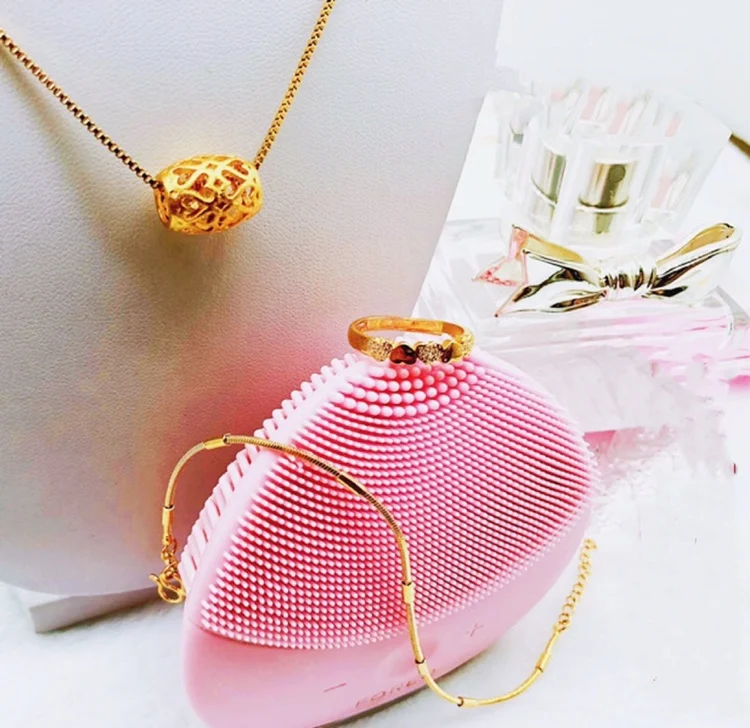 Gold-Plated Gold Jewelry Three-Piece Set Bracelet Necklace Ring On Behalf Of The Hair
Gold-Plated Gold Jewelry Three-Piece Set Bracelet Necklace Ring On Behalf Of The Hair