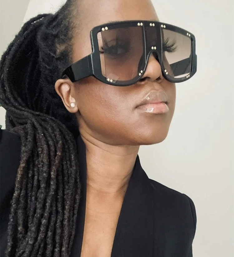 2021 Brand Candy Color Shield Sunglasses For Women Vintage Full Rivet Hollow One Piece Sun Glasses Men Hip Hop Shade
2021 Brand Candy Color Shield Sunglasses For Women Vintage Full Rivet Hollow One Piece Sun Glasses Men Hip Hop Shade