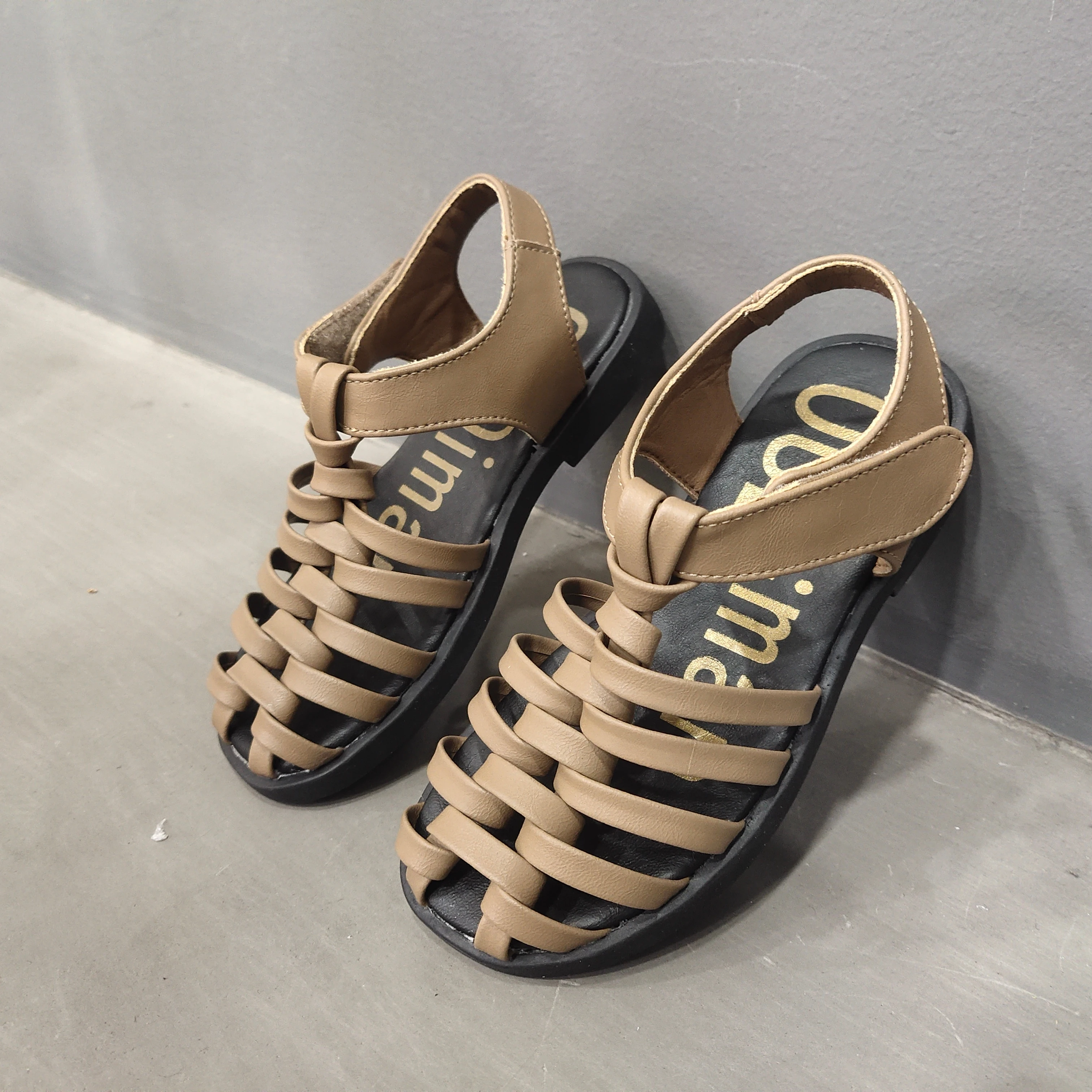 The new summer fashion baby girl flat beach sandals simple casual shoes children sandals, 3 colors
The new summer fashion baby girl flat beach sandals simple casual shoes children sandals, 3 colors