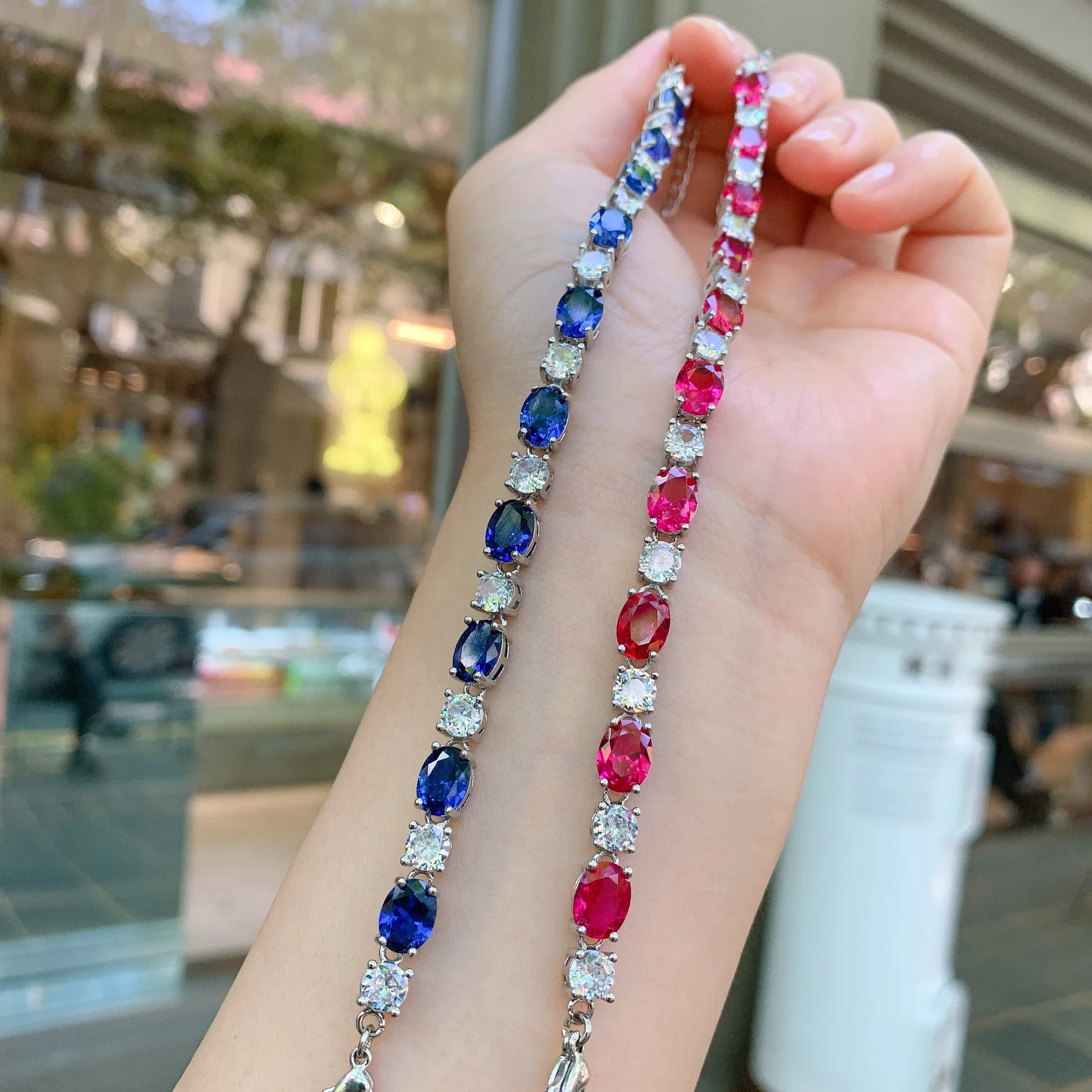 European New Style Bling Bling White Diamond Zircon Bracelets Retro Platinum Plated Ruby Tanzanite Sapphire Bracelet For Party
European New Style Bling Bling White Diamond Zircon Bracelets Retro Platinum Plated Ruby Tanzanite Sapphire Bracelet For Party