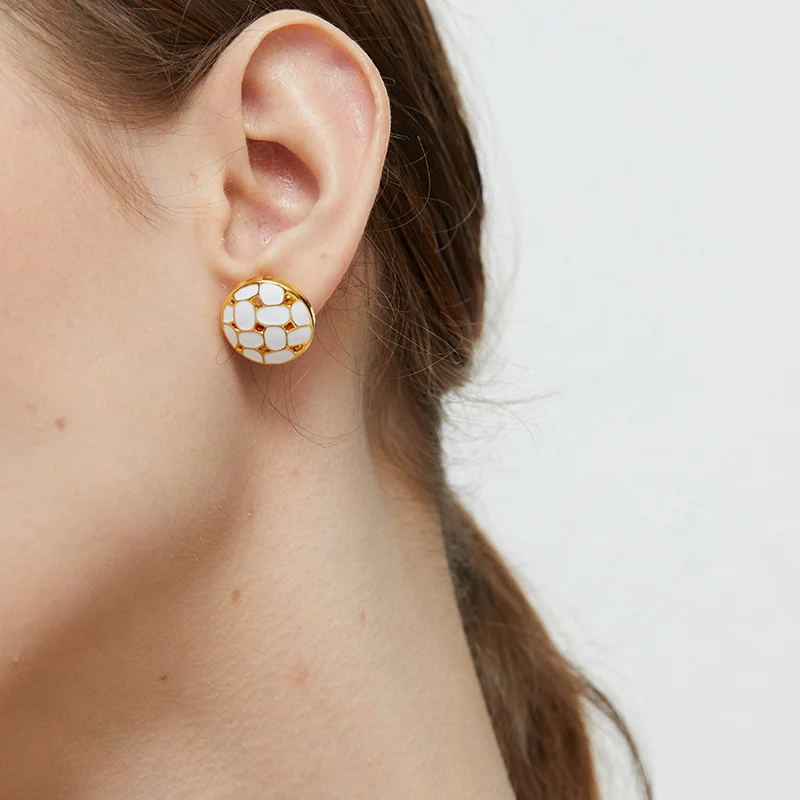 Round Half Ball Irregular Pattern Baroque White Enamel Earrings Brass 18K Gold Plated Earrings for Women French Vintage Jewelry
Round Half Ball Irregular Pattern Baroque White Enamel Earrings Brass 18K Gold Plated Earrings for Women French Vintage Jewelry