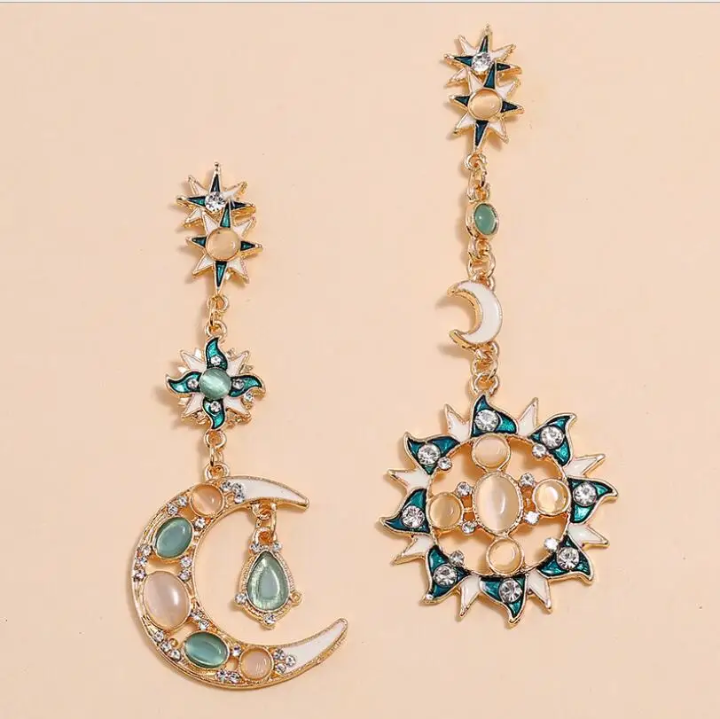 Hot selling Gold stud earrings Moon and Sun earrings Indian style earrings for women KQ1207, As photo
Hot selling Gold stud earrings Moon and Sun earrings Indian style earrings for women KQ1207, As photo