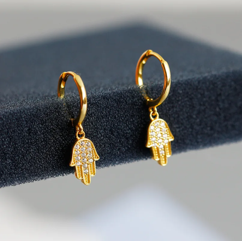Hot selling ear buckle hand shape earings gold diamond 925 silver hoop jewelry palm statement earrings, As pic
Hot selling ear buckle hand shape earings gold diamond 925 silver hoop jewelry palm statement earrings, As pic
