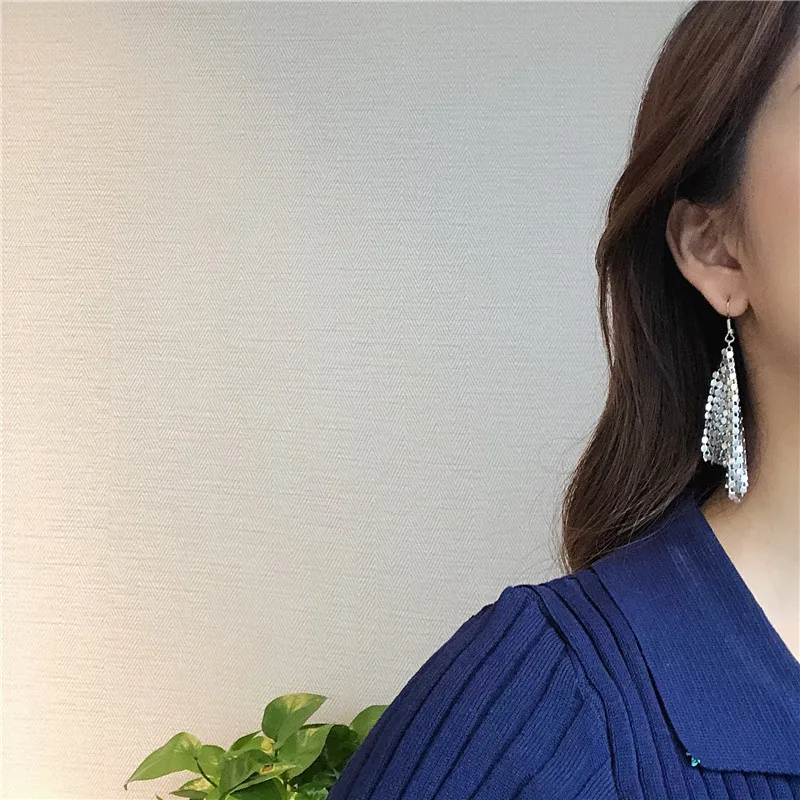 ins personality splicing small discs sequins geometric earrings Korean chain earrings ear clips female
ins personality splicing small discs sequins geometric earrings Korean chain earrings ear clips female