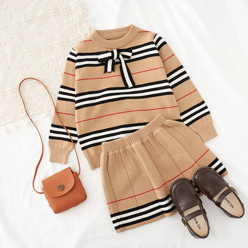 New Boutique autumn baby girls clothes Knit cardigan top + knit pleated skirt 2pcs Clothing Set for girls, Picture
New Boutique autumn baby girls clothes Knit cardigan top + knit pleated skirt 2pcs Clothing Set for girls, Picture
