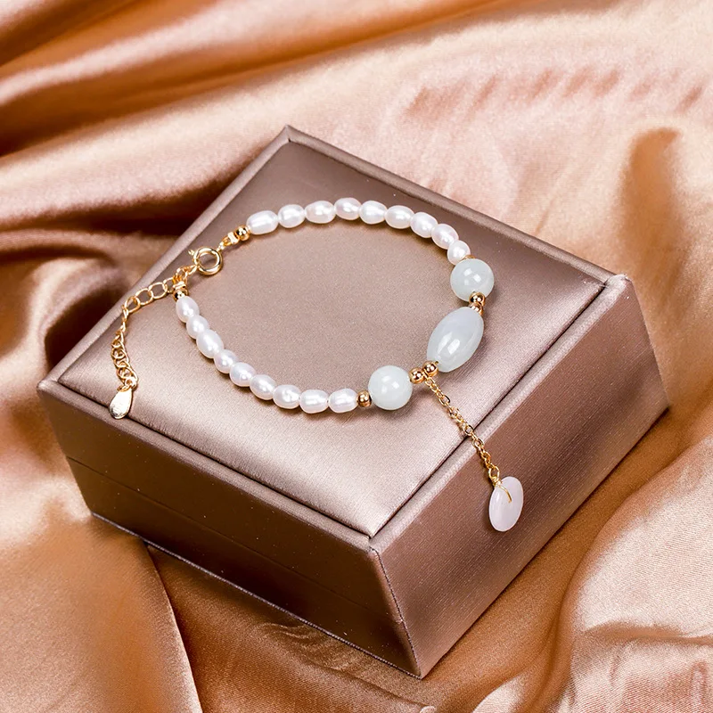 OUYE 2021 Hot Special-Shaped Natural Pearl Jade Bracelet Female Crystal Bracelet Wholesale, Picture shows
OUYE 2021 Hot Special-Shaped Natural Pearl Jade Bracelet Female Crystal Bracelet Wholesale, Picture shows
