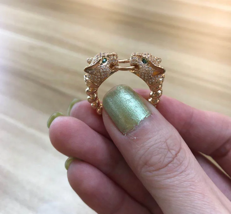 High Quality 2020 New Shiny Copper Micro Set Diamond Leopard Ring Green Eye Double Leopard Biting Ring Fashion High Quality Ring, Multi
High Quality 2020 New Shiny Copper Micro Set Diamond Leopard Ring Green Eye Double Leopard Biting Ring Fashion High Quality Ring, Multi