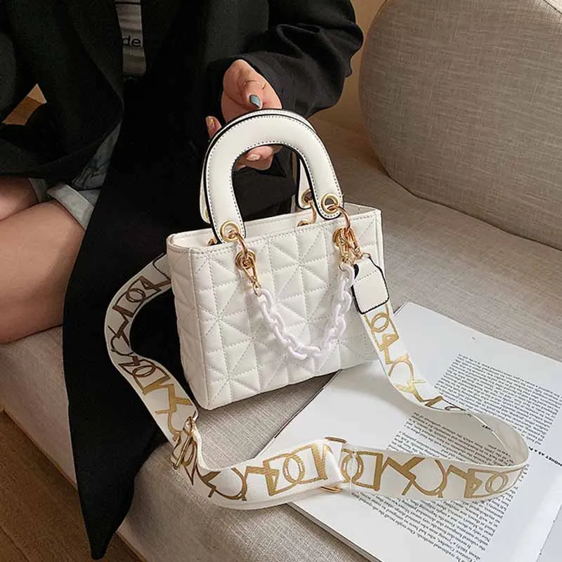 Luxury Design Tote Bags For Women 2021 New Fashion Handbags Ladies Shoulder Bags Trending Lingge Chain Crossbody Bag And Purse
Luxury Design Tote Bags For Women 2021 New Fashion Handbags Ladies Shoulder Bags Trending Lingge Chain Crossbody Bag And Purse