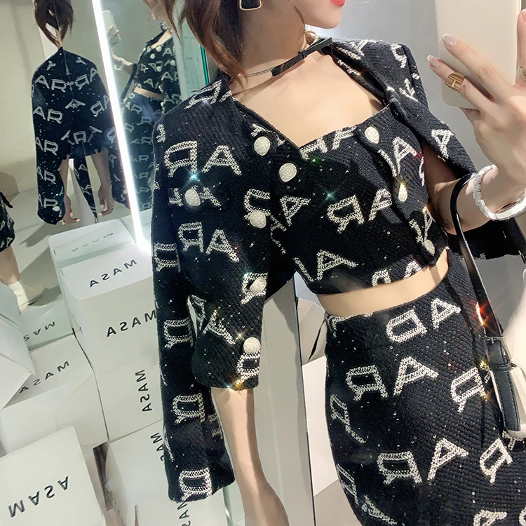2020 new Korean version of the bf letter skirt suspender dress jacket temperament casual summer female fashion three-piece suit
2020 new Korean version of the bf letter skirt suspender dress jacket temperament casual summer female fashion three-piece suit
