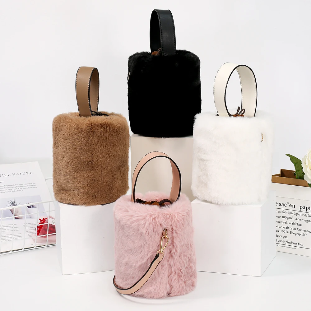 Autumn & Winter Fur Tote Bag Women Luxury Purses And Handbags Large Bucket Handbags Hand Bags 2021 Furry Fur Bags, Pink, white, black, brown
Autumn & Winter Fur Tote Bag Women Luxury Purses And Handbags Large Bucket Handbags Hand Bags 2021 Furry Fur Bags, Pink, white, black, brown