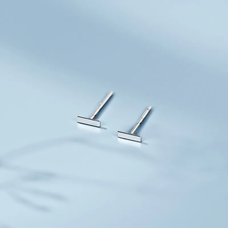 2021 New Arrival Jewelry Simple S925 Sterling Silver Stud Earrings Silver Gold Bar Earrings for Women Girls
2021 New Arrival Jewelry Simple S925 Sterling Silver Stud Earrings Silver Gold Bar Earrings for Women Girls