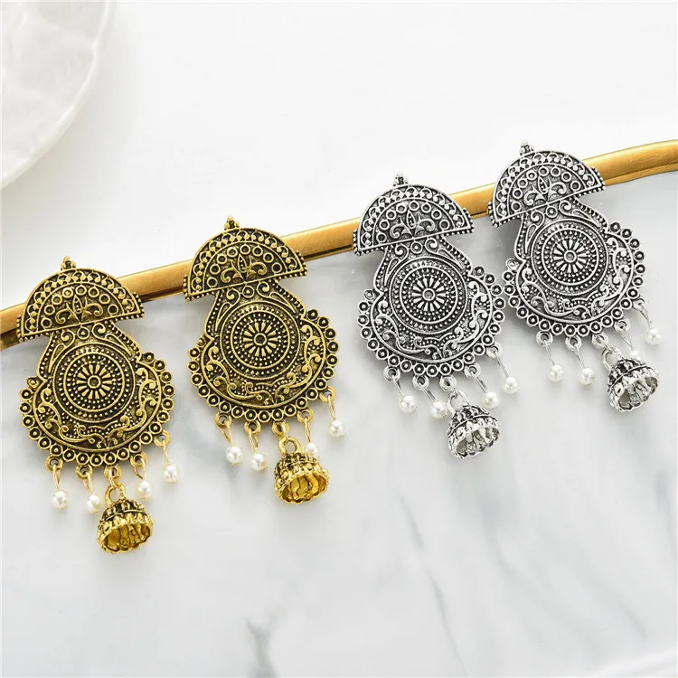 Wholesale Fashion Retro Anti-silver Earrings earrings Hot selling Indian Style Alloy Small Bell Hoop Earrings Jewelry
Wholesale Fashion Retro Anti-silver Earrings earrings Hot selling Indian Style Alloy Small Bell Hoop Earrings Jewelry